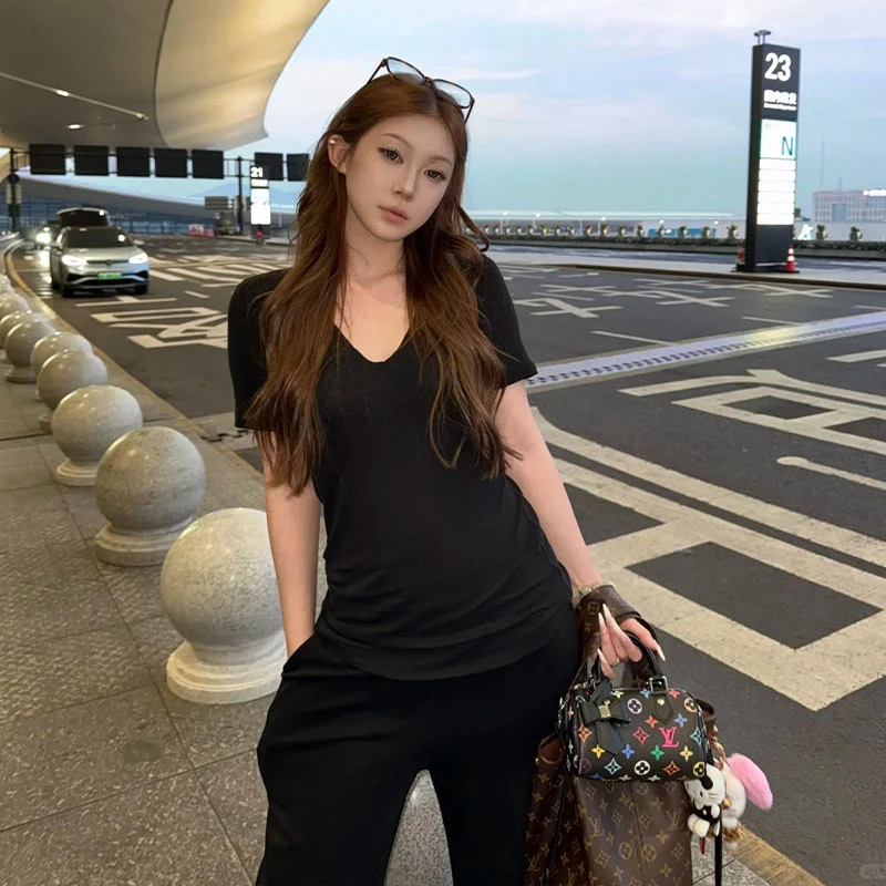 黑色v领短袖T恤女夏季新款慵懒内搭显瘦简约港风chic打底百搭上衣