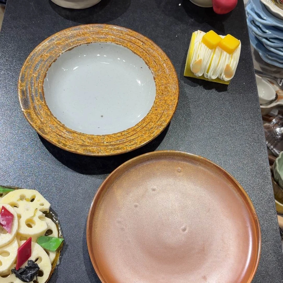 瓷微瑕特价处理两个8寸介意勿拍