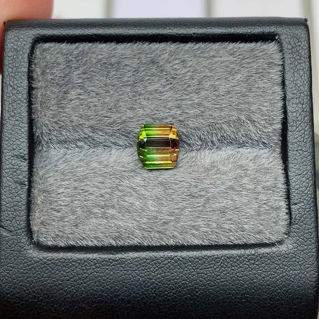 裸石未镶嵌碧玺3.08克拉天然碧玺