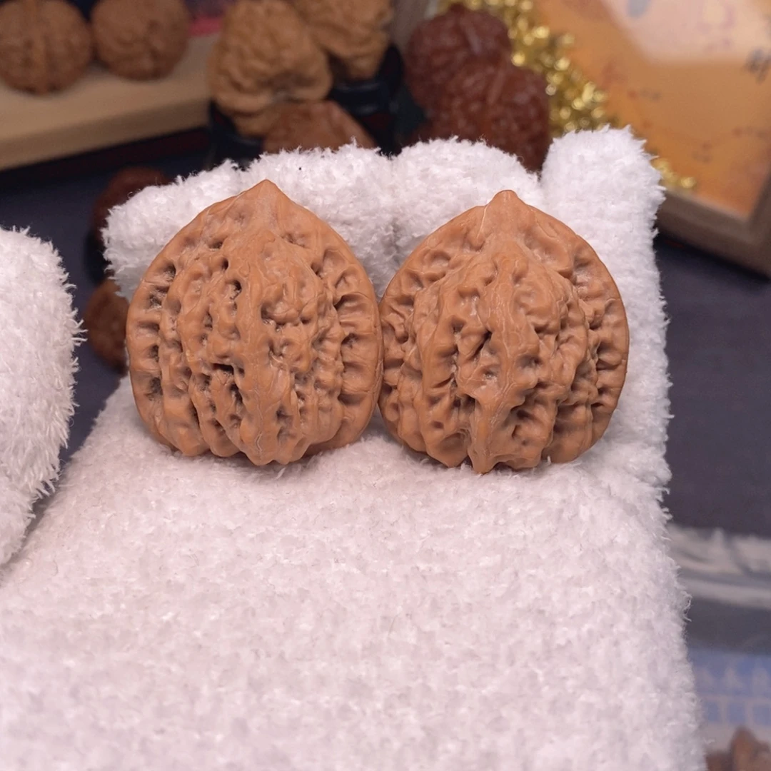 文玩核桃把件走色漂亮系列36尺挂月峰佛肚