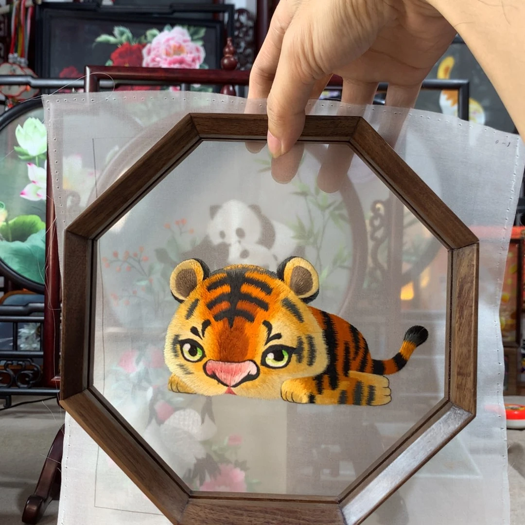 木精品苏绣实木摆件