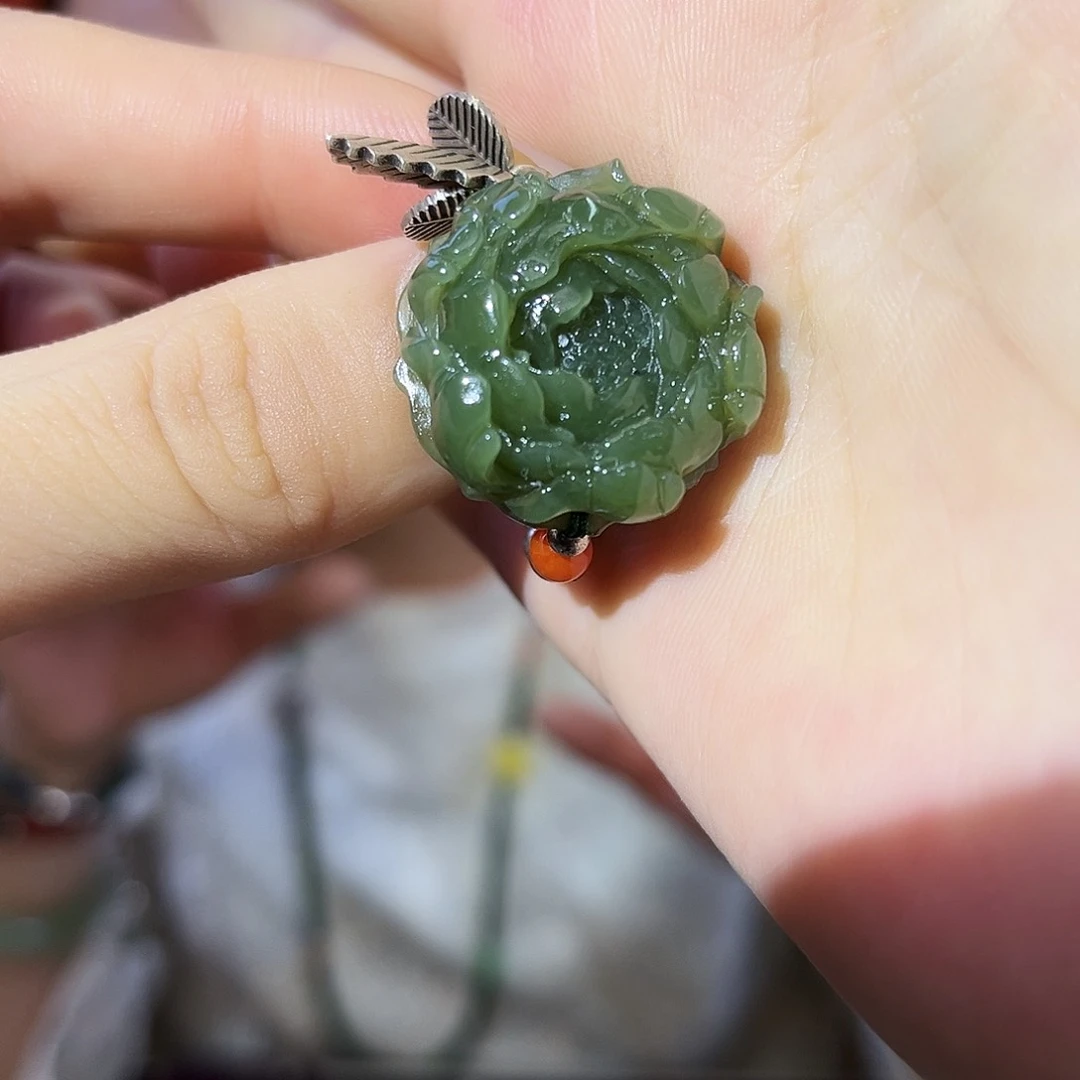 和田玉戒指未镶嵌牡丹