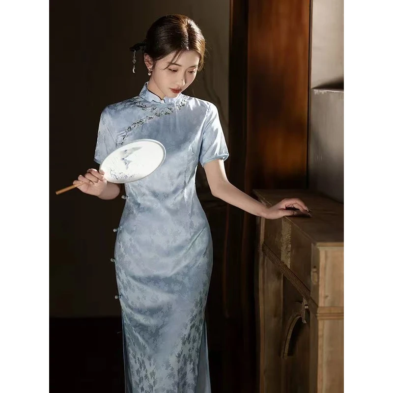 0647 【月蓝】 浅蓝色 刺绣花 暗纹 旗袍