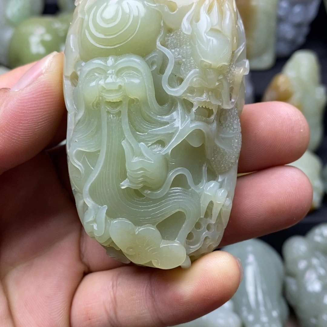 和田玉未镶嵌把件