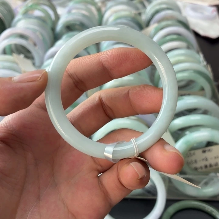 翡翠未镶嵌手镯翡翠手镯