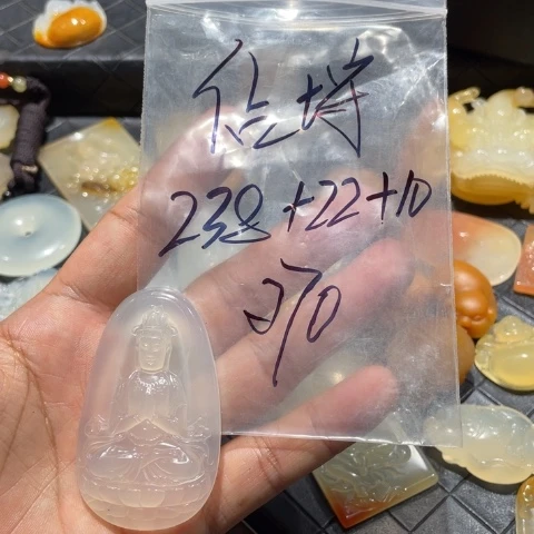 【闪购商品】未镶嵌石英质玉（黄龙玉）颈饰丅***後