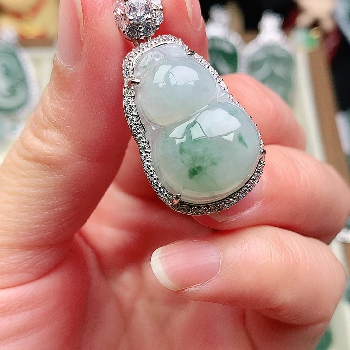 颈饰银S925镶嵌翡翠吊坠