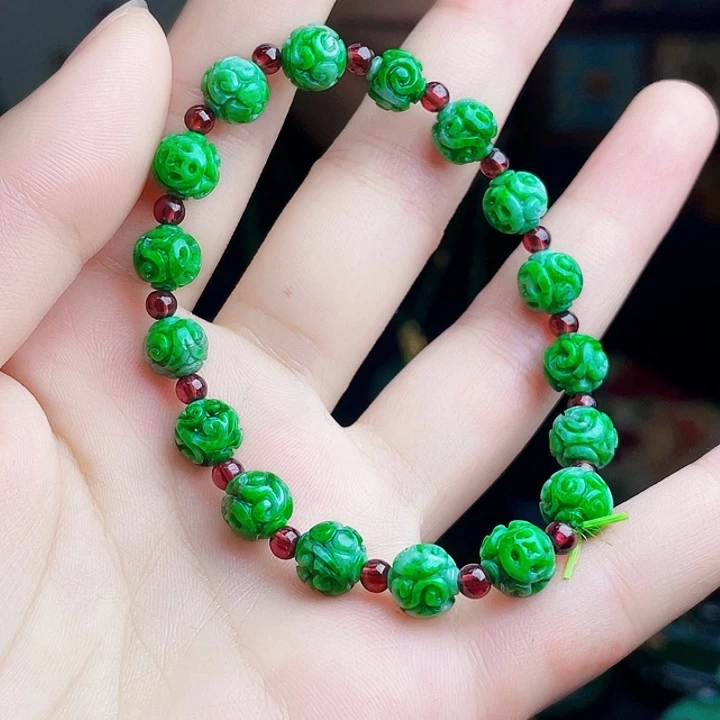 翡翠未镶嵌颈饰多样性