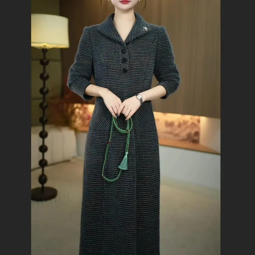 2025秋冬收腰百搭中长款韩版连衣裙过膝气质加厚显瘦洋气新款显瘦