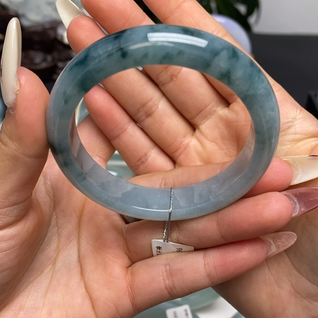 翡翠手镯未镶嵌天然