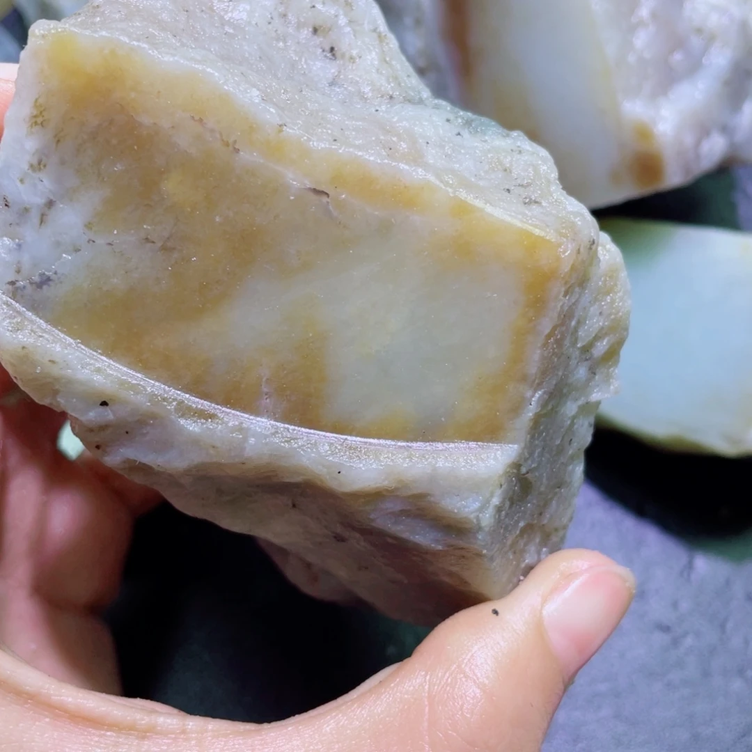 和田玉（糖玉）未镶嵌珠宝半成品