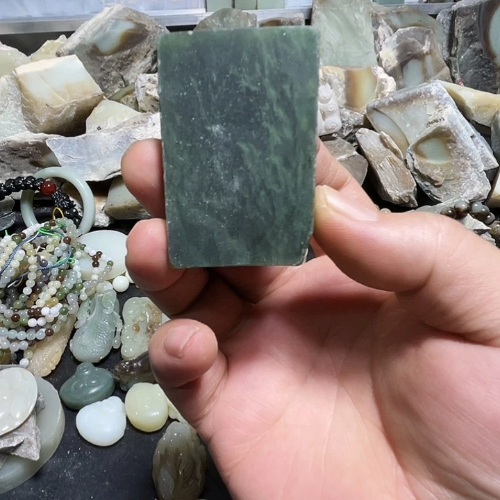 和田玉（糖玉）未镶嵌把件