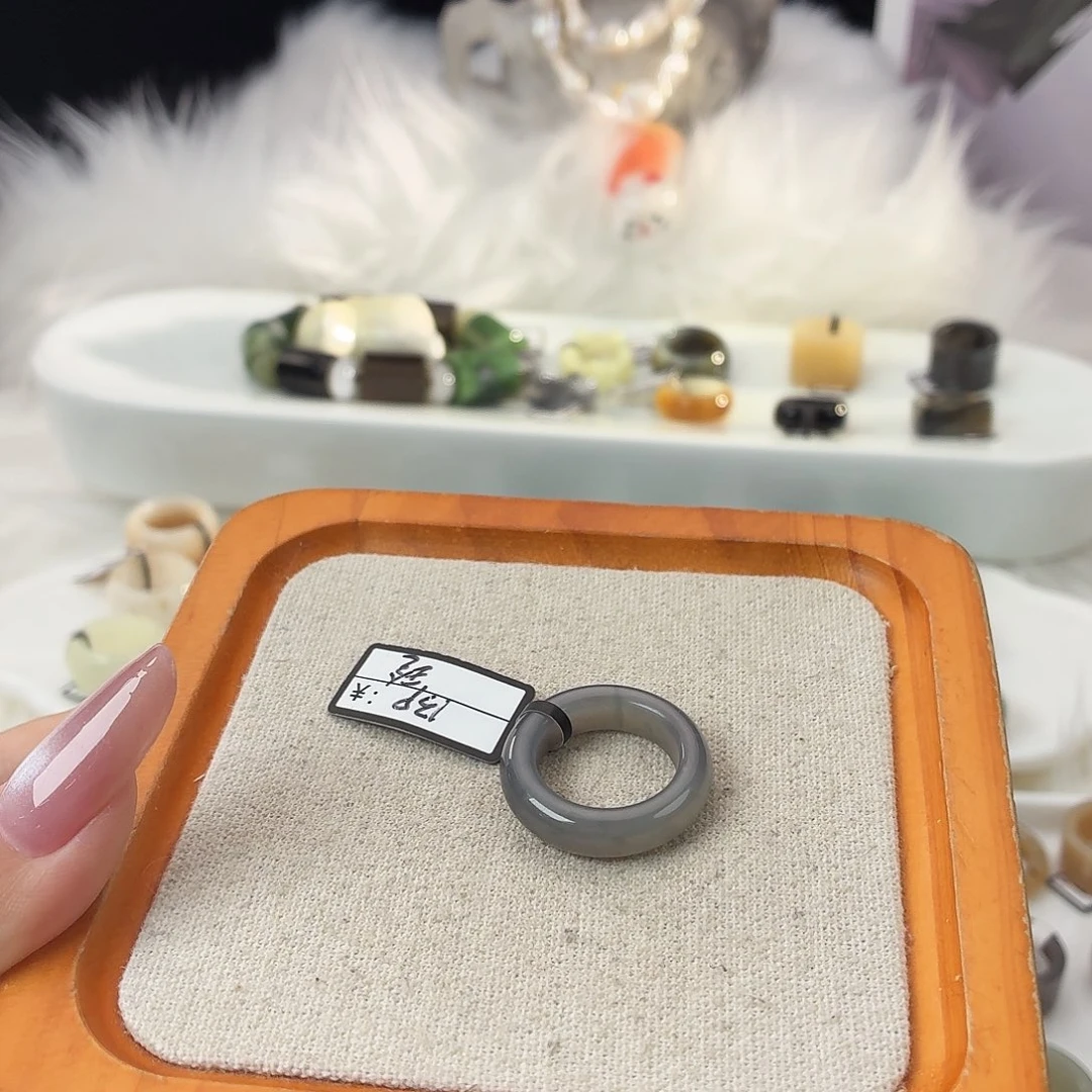 和田玉未镶嵌戒指t19烟灰细条直径17.3不退换