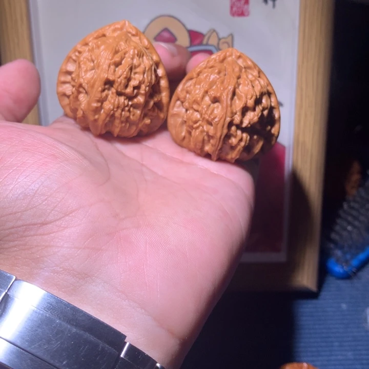 文玩核桃吊坠三角白40精品