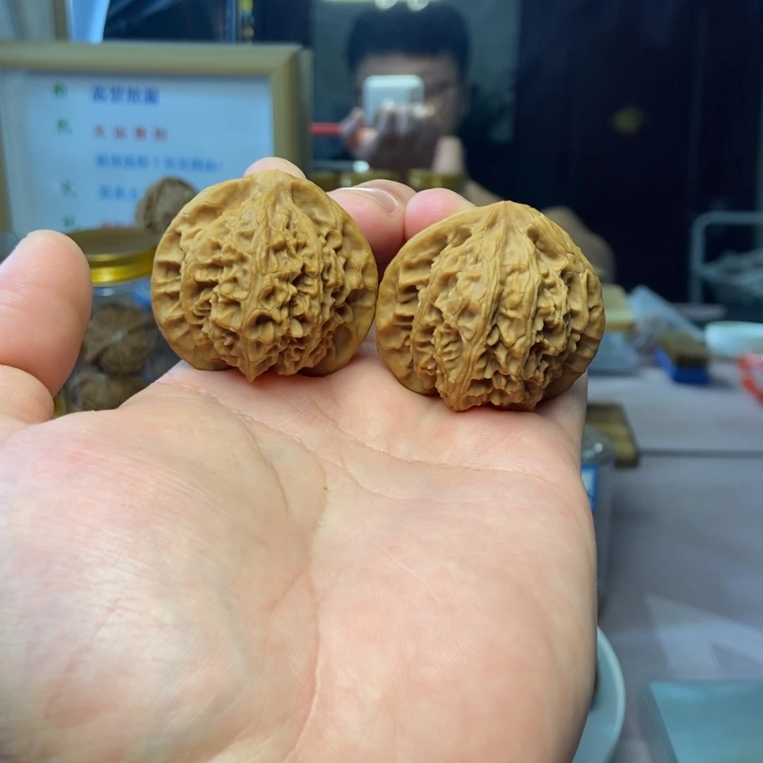 文玩核桃把件宫灯