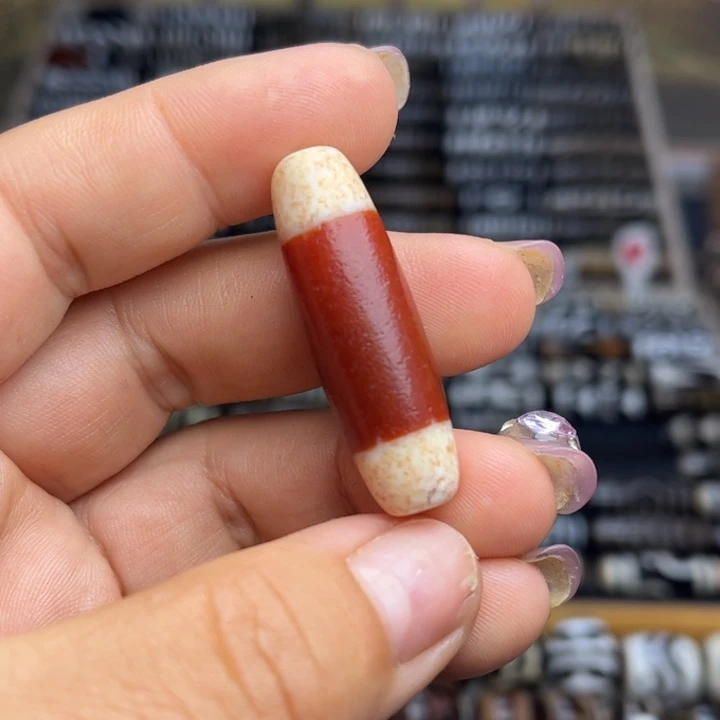 若***长玛瑙/玉髓（覆膜）未镶嵌颈饰