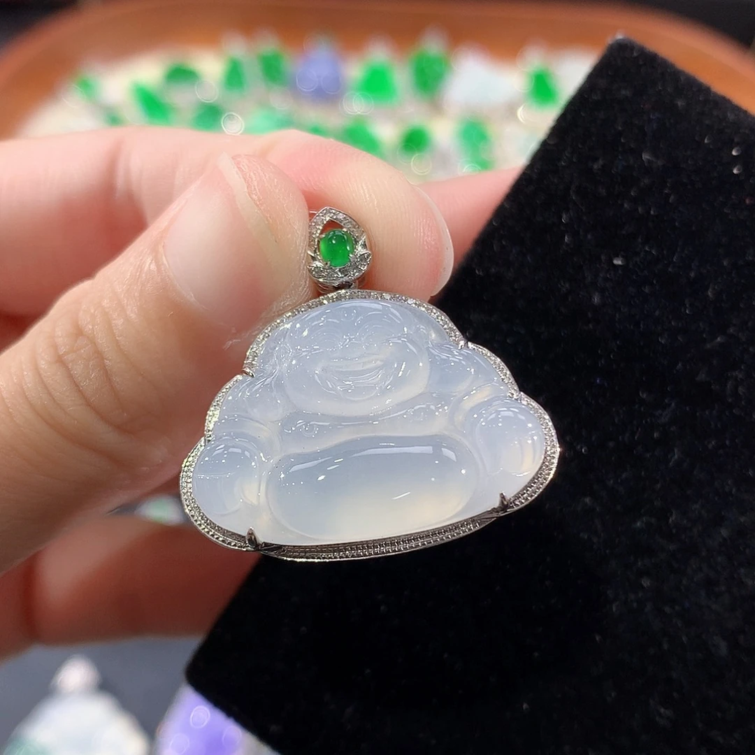 翡翠18K金镶嵌颈饰