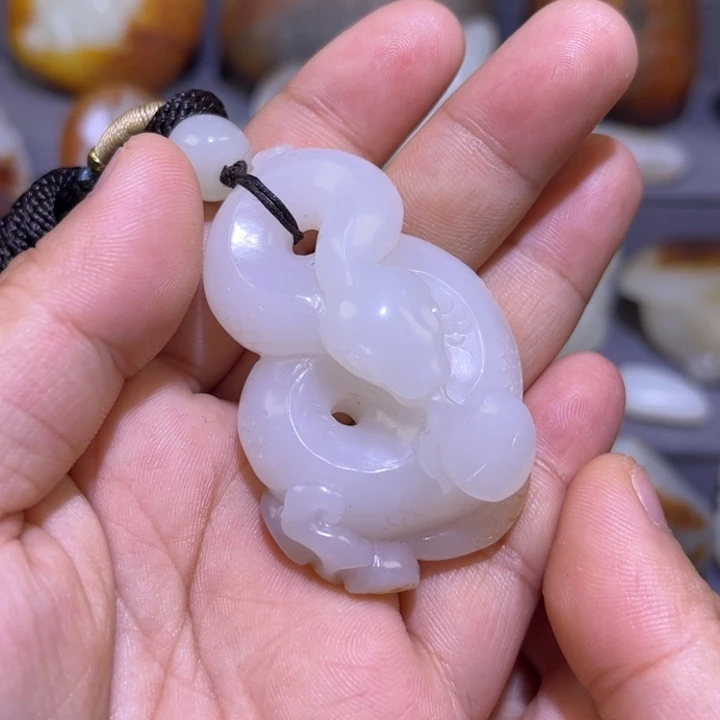 和田玉未镶嵌颈饰