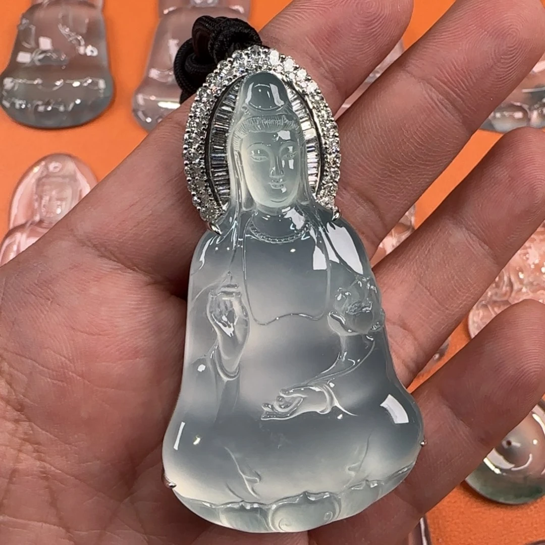 18K金镶嵌定制翡翠天然
