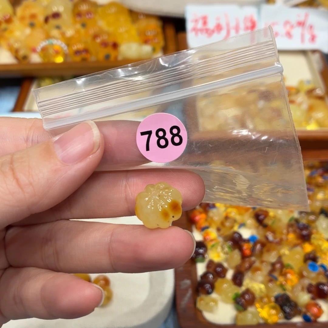 琥珀未镶嵌珠宝奇石