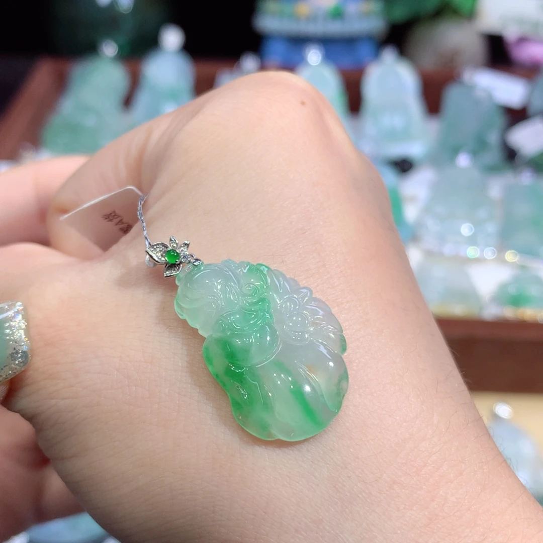 翡翠18K金镶嵌吊坠(不含链)天然缅甸A货翡翠揭阳工蝴蝶仙子（天使）