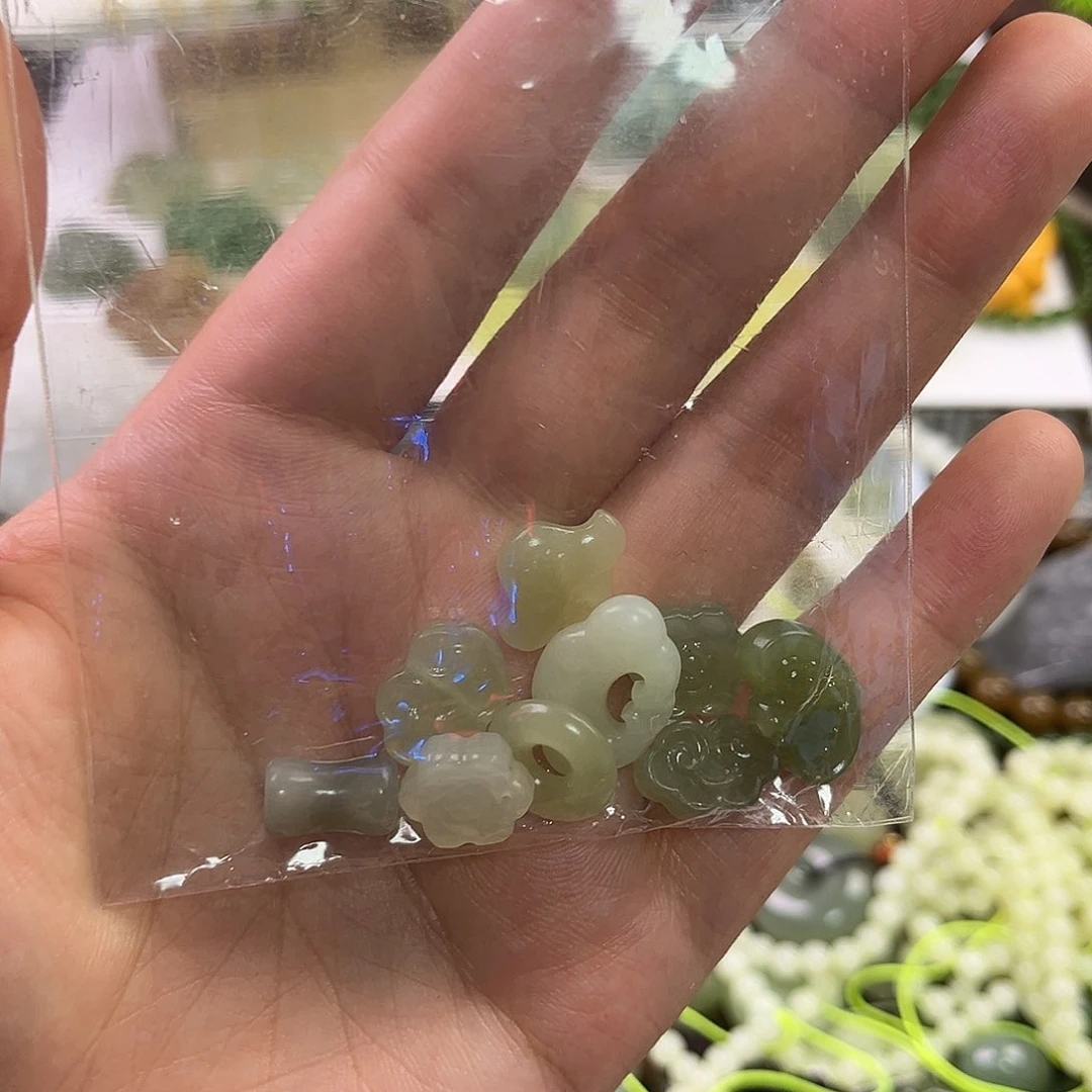 和田玉未镶嵌颈饰藤*蔓