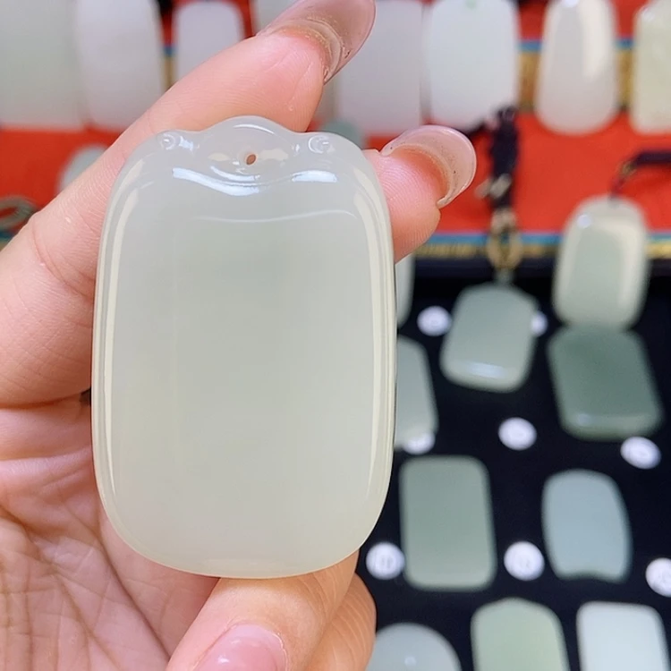 【闪购商品】颈饰未镶嵌和田玉