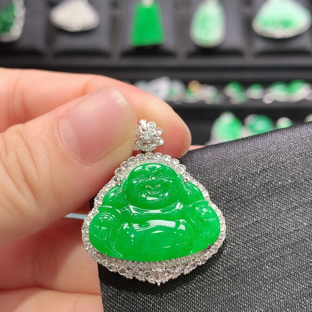 翡翠18K金镶嵌颈饰佛公