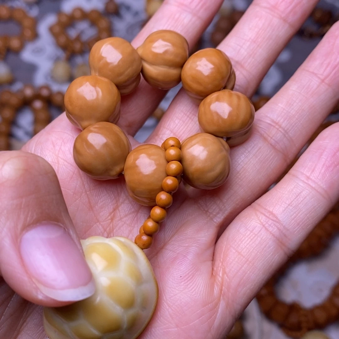 把件猴头核桃柯基屁桃龟甲