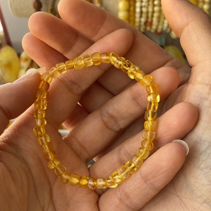 蜜蜡未镶嵌裸石尺寸5，个别微瑕