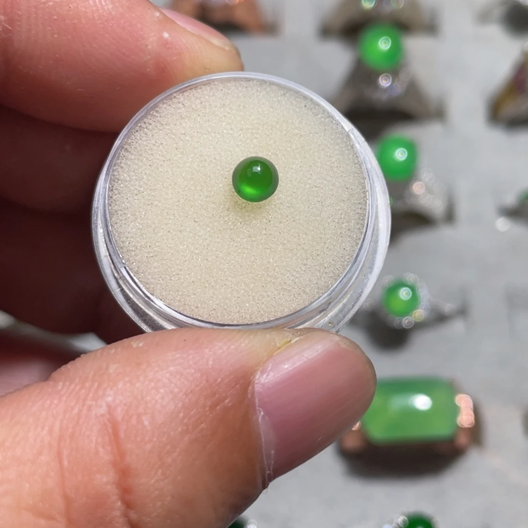 翡翠裸石冰阳绿蛋面裸石