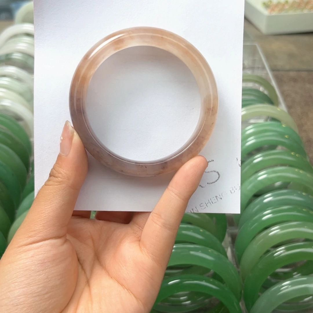 石英岩玉未镶嵌手镯