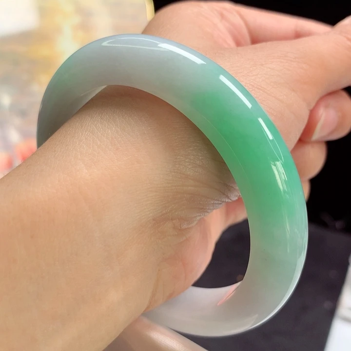 翡翠手镯未镶嵌阳绿22号