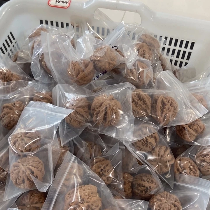 吊坠文玩核桃粗筋瑕疵