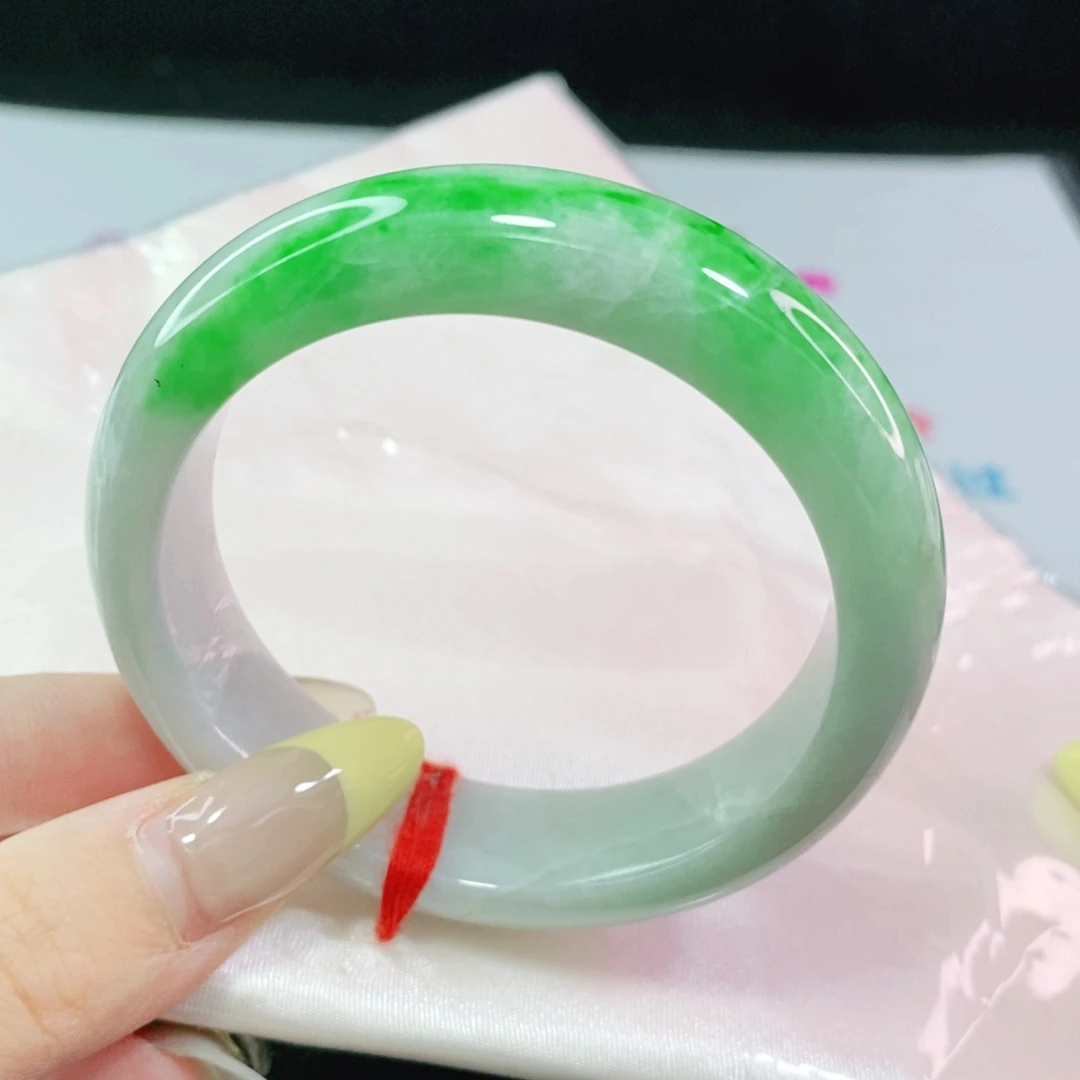 翡翠手镯未镶嵌53.6轮胎高货微瑕