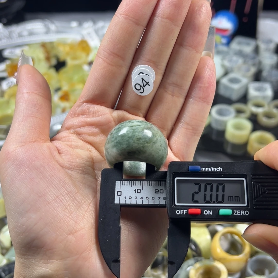 蛇纹石玉未镶嵌戒指