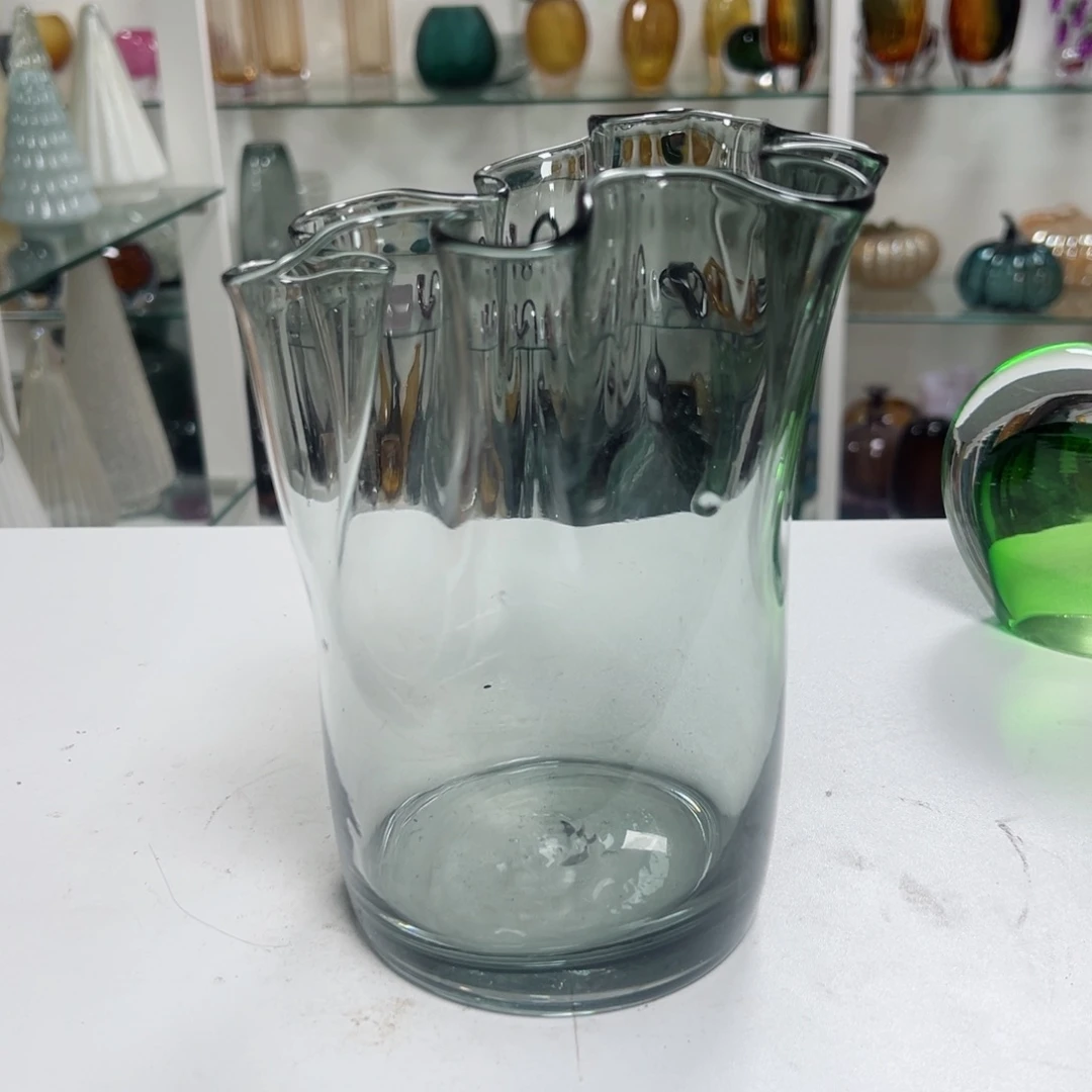 烟灰色白菜花瓶高度20微瑕