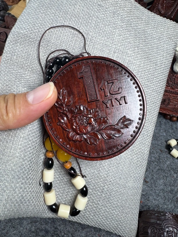 加厚双面一个亿紫檀木手把件雕刻精美