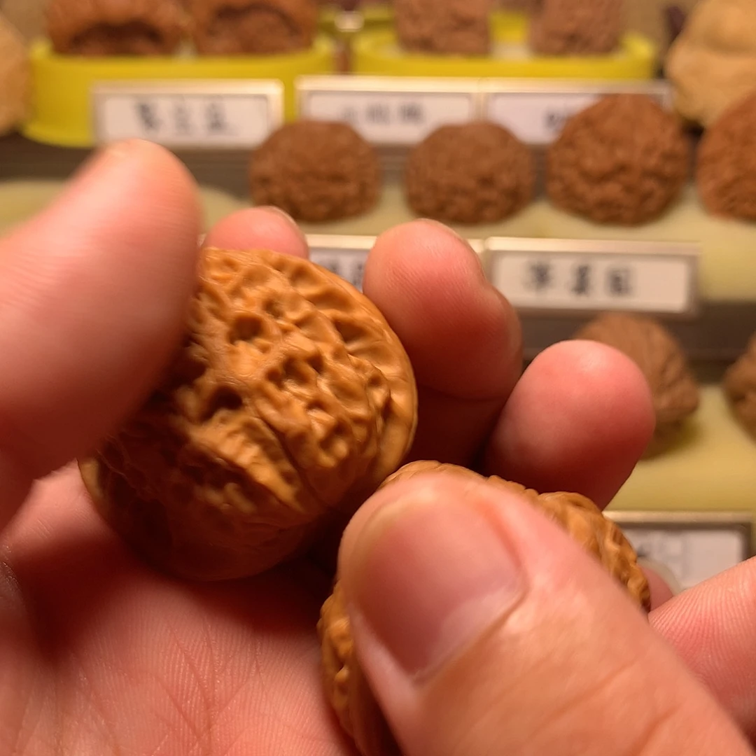 M***s吊坠文玩核桃金牛