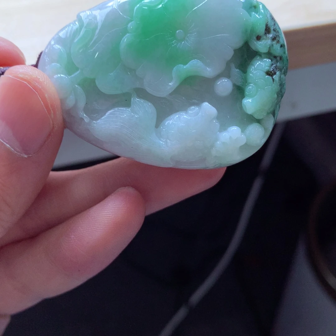 翡翠颈饰未镶嵌吊坠