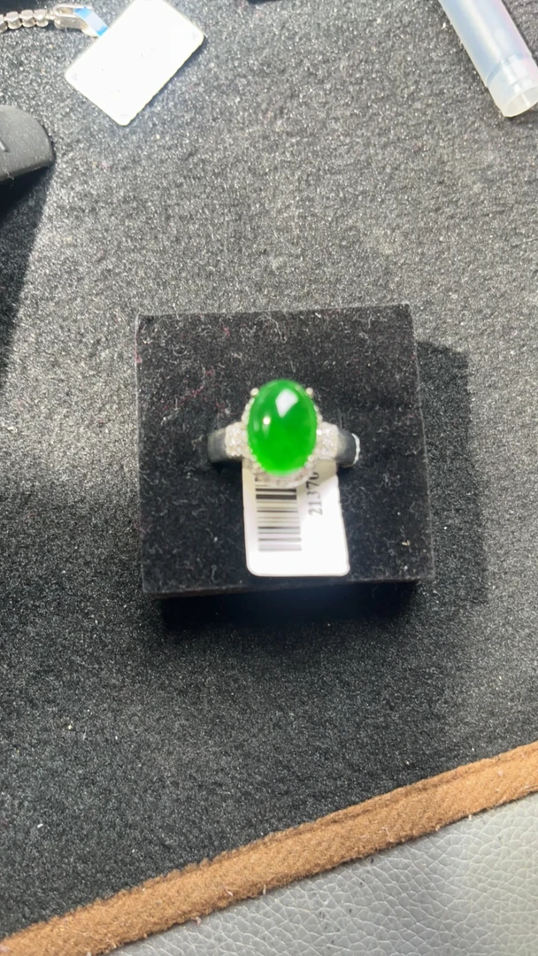 天然翡翠蛋面戒指