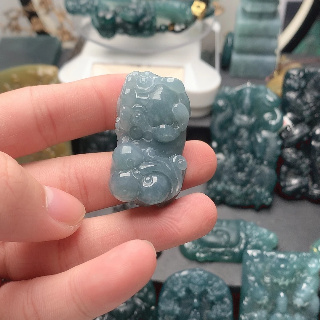 翡翠未镶嵌颈饰无