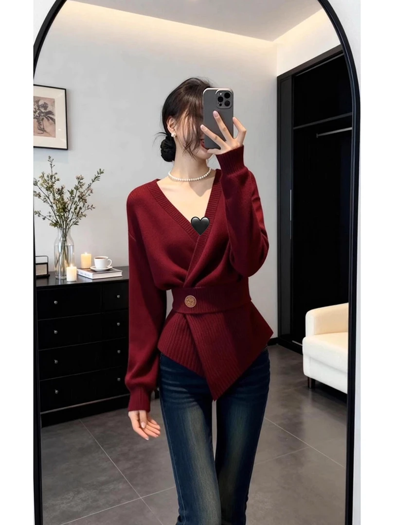 独特别致酒红色针织衫女2025秋季小众设计感时髦洋气掐腰内搭毛衣
