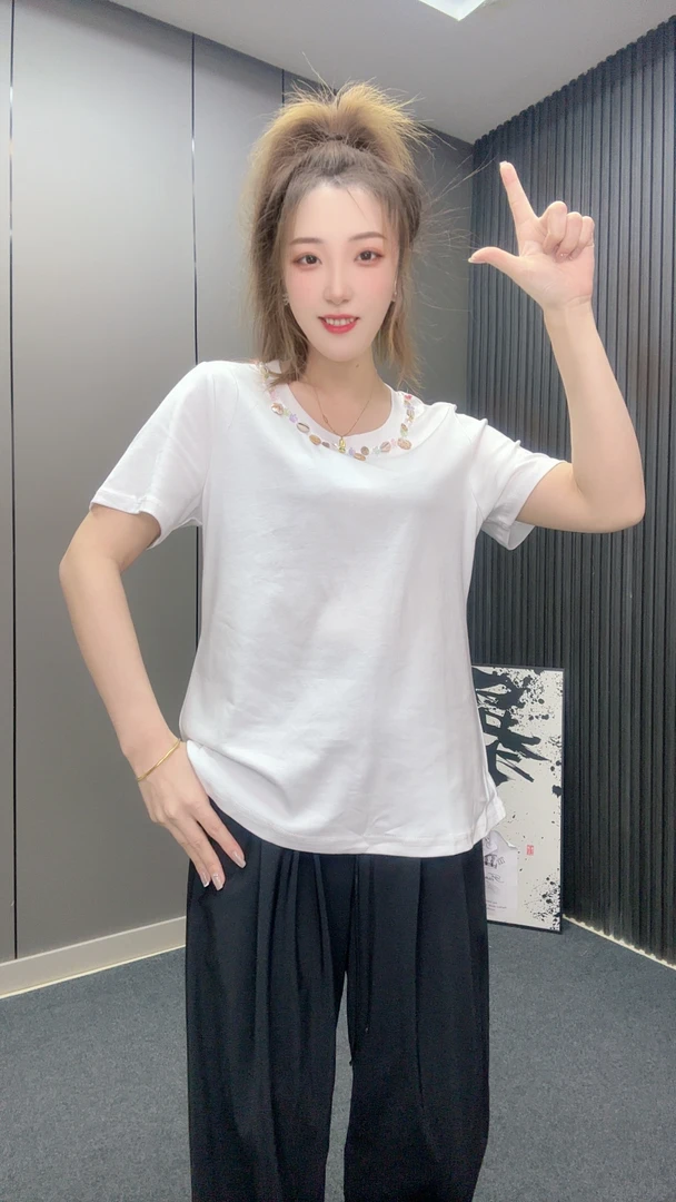大码女装胖mm夏新款2025设计感圆领重工贝壳钉珠百搭显瘦短袖T恤