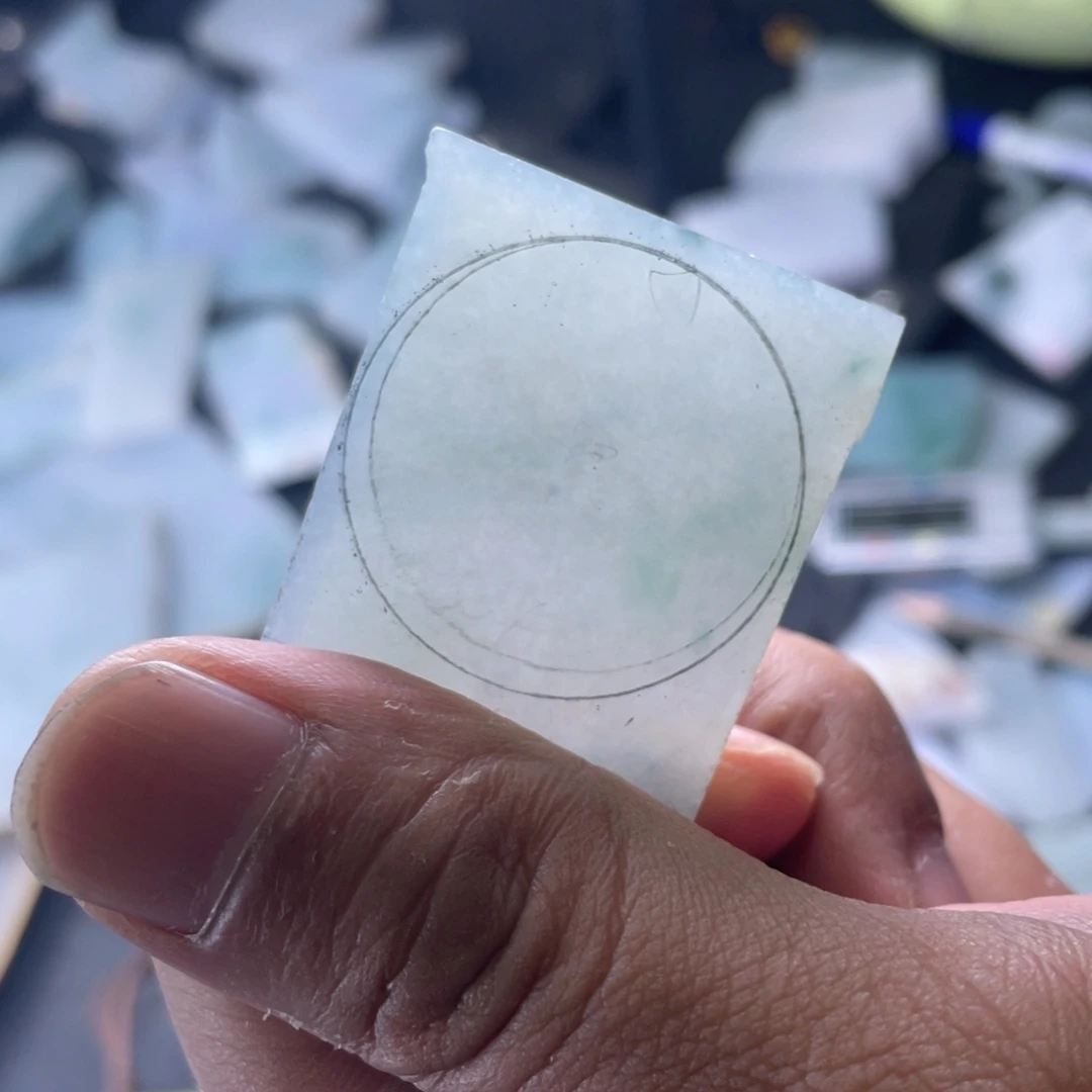 梁***一定制翡翠未镶嵌包工平安扣