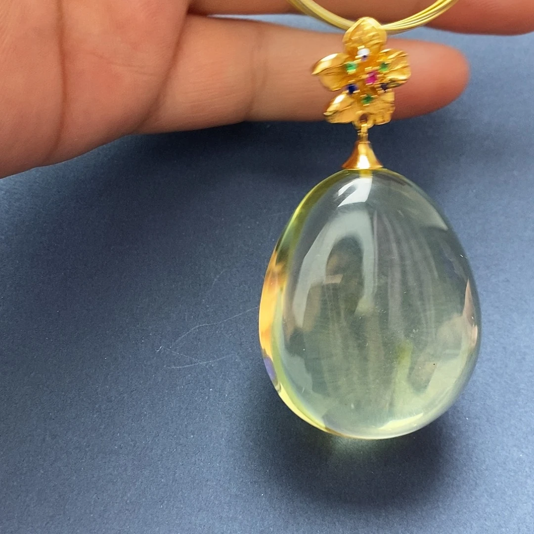 琥珀未镶嵌裸石吊坠