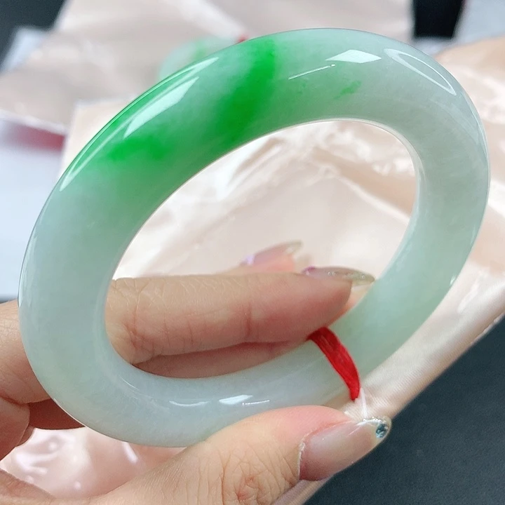 未镶嵌手镯翡翠，940