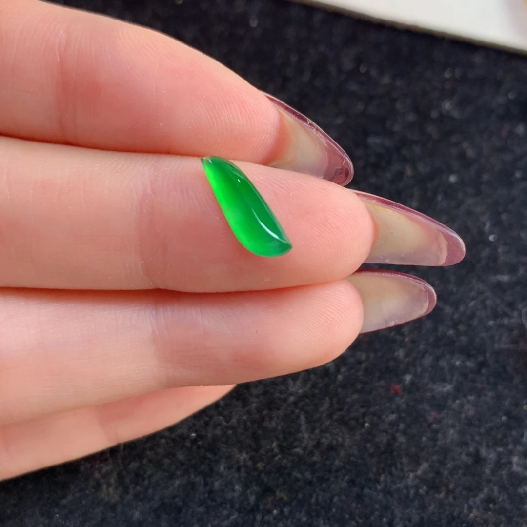 翡翠裸石13.33-4.57-3.06