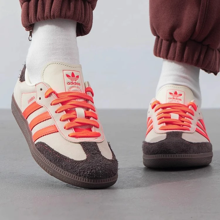 adidas/阿迪达斯时尚百搭简约舒适休闲鞋JI2732