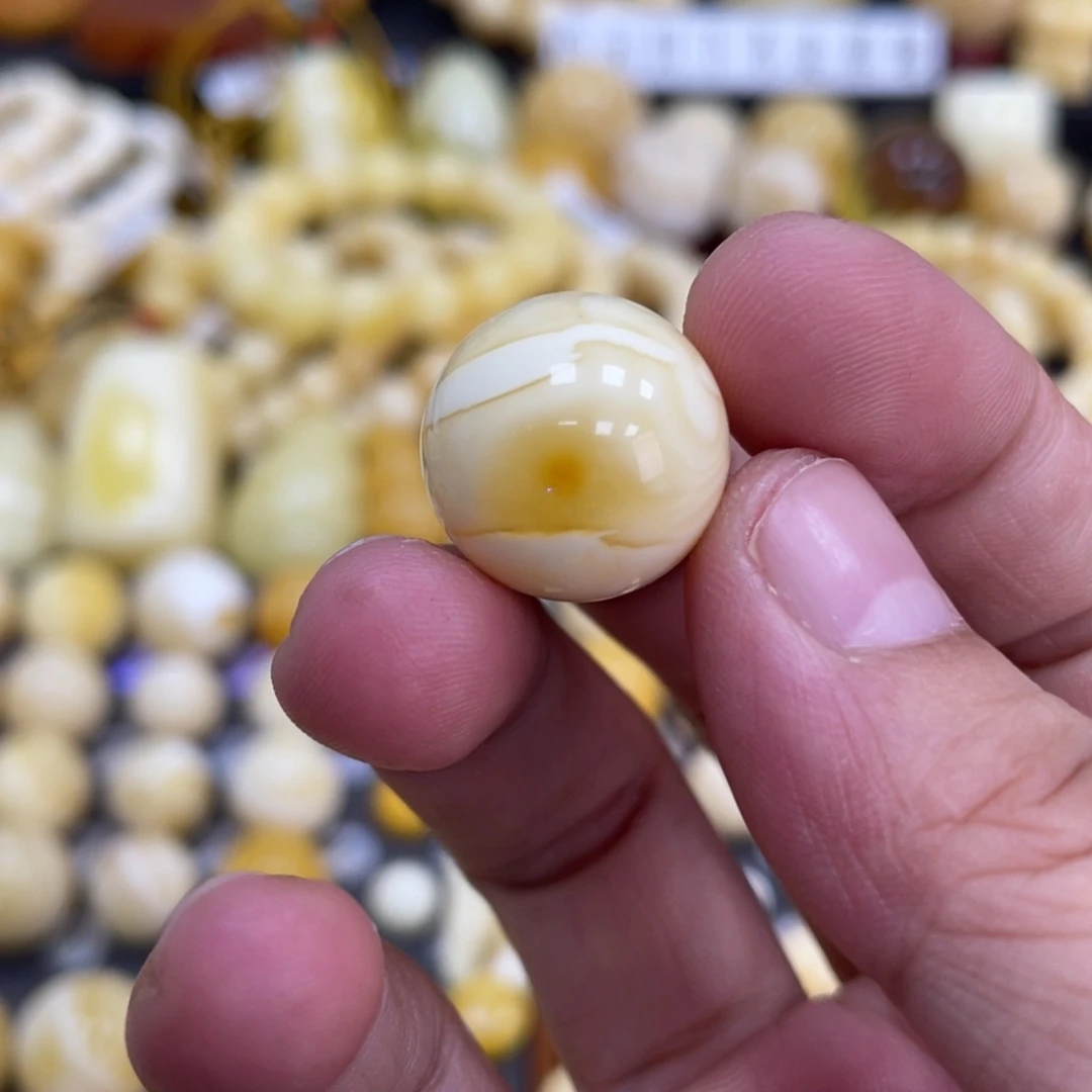 未镶嵌琥珀珠宝奇石17.3mm浓蜡 皮色